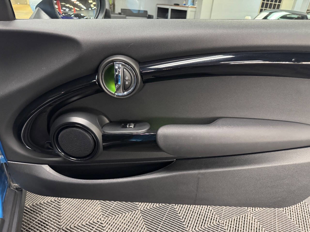 Used 2019 MINI Cooper S w/ Signature Upholstery Package image 47