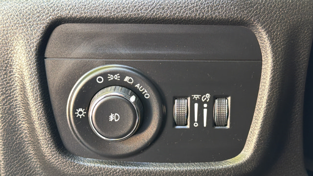 Used 2022 Jeep Grand Cherokee Limited AWD/4WD image 26