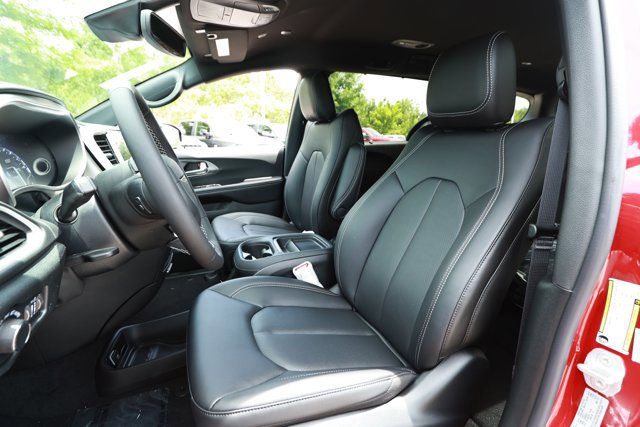 New 2027 Chrysler Pacifica Select FWD image 25