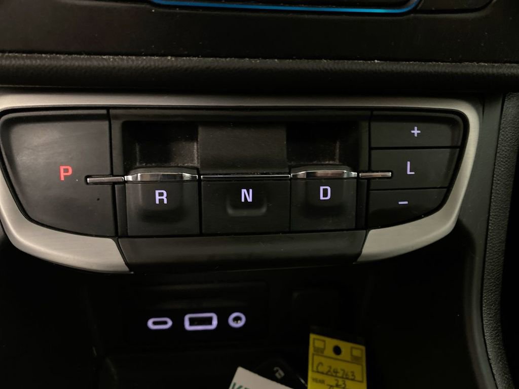 Used 2023 GMC Terrain SLE w/ Driver Convenience Package image 19