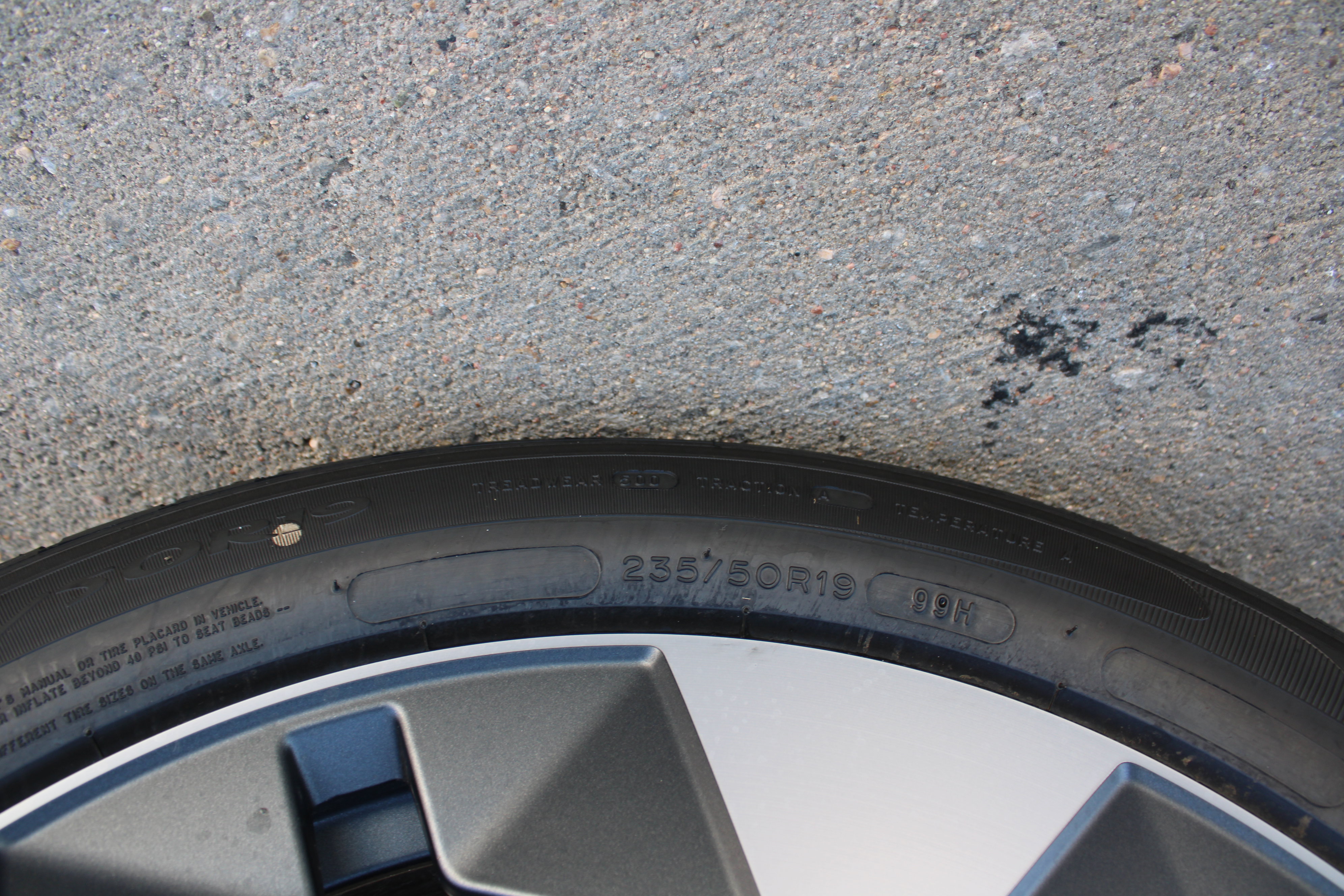 New 2025 Volvo XC40 B5 Plus w/ Protection Package Premier image 48