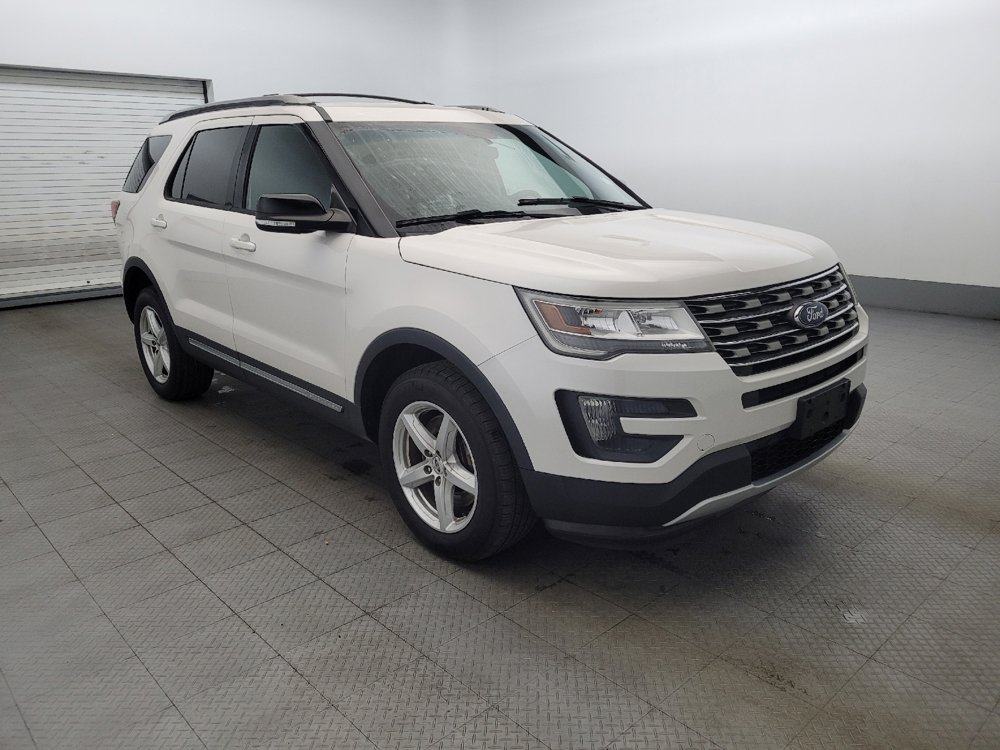 Used 2016 Ford Explorer XLT image 13