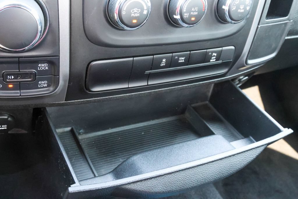 Used 2024 RAM 1500 Warlock AWD/4WD image 15