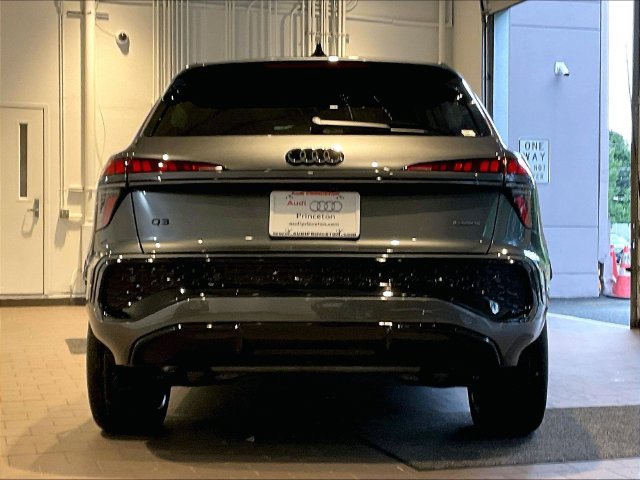 New 2026 Audi Q3 quattro 2.0T AWD/4WD image 3
