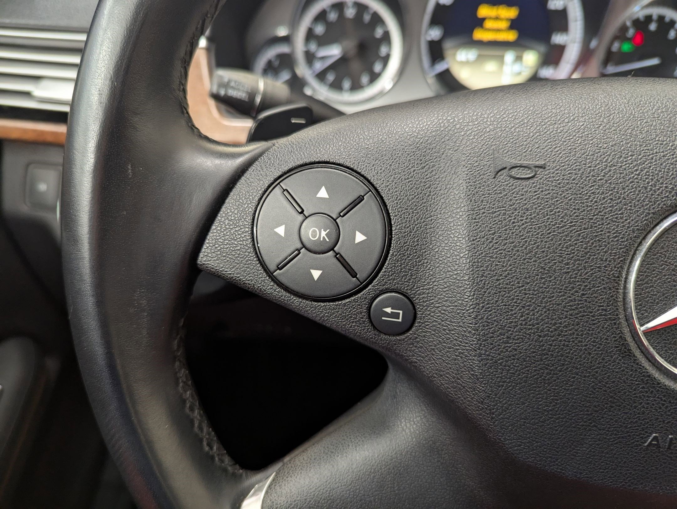 Used 2012 Mercedes-Benz E 350 4MATIC Sedan image 22