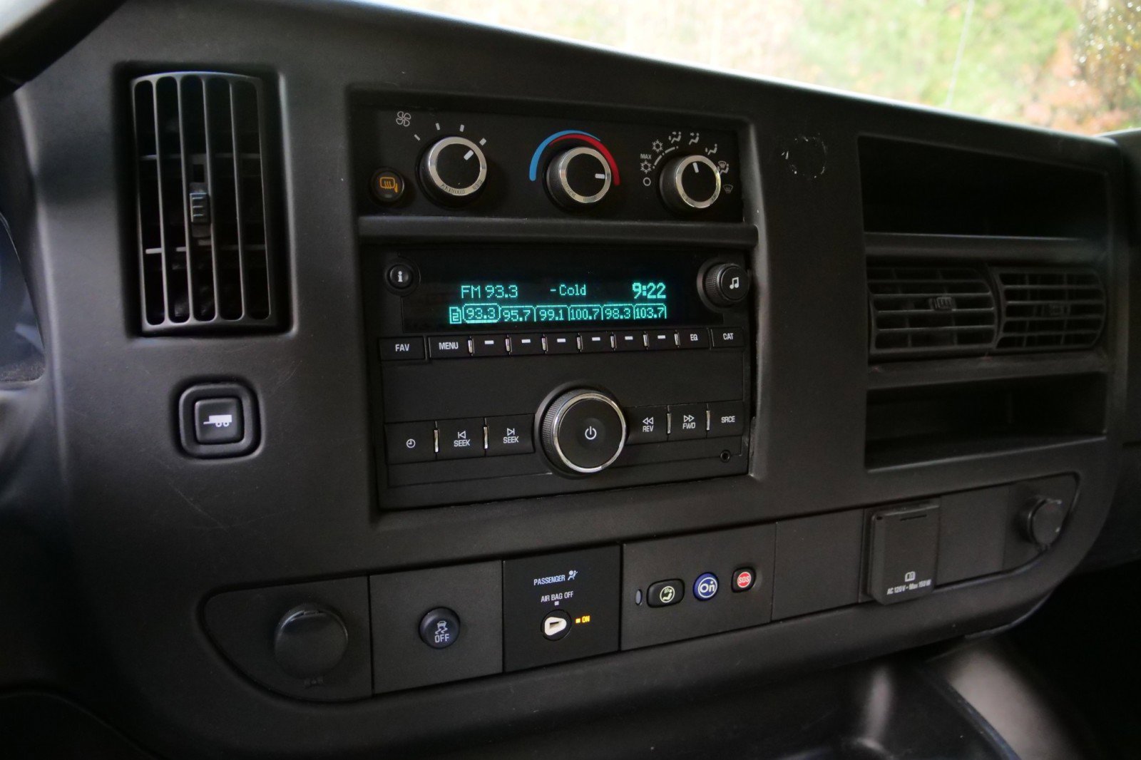 Used 2018 GMC Savana 3500 w/ Driver Convenience Package image 15