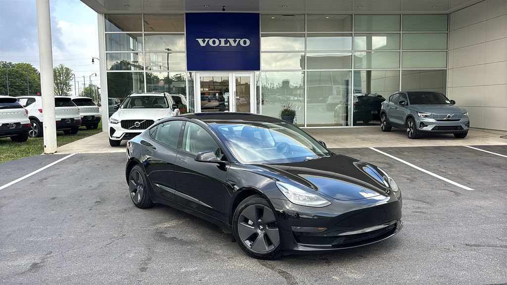 Used 2023 Tesla Model 3 Standard Range RWD image 2