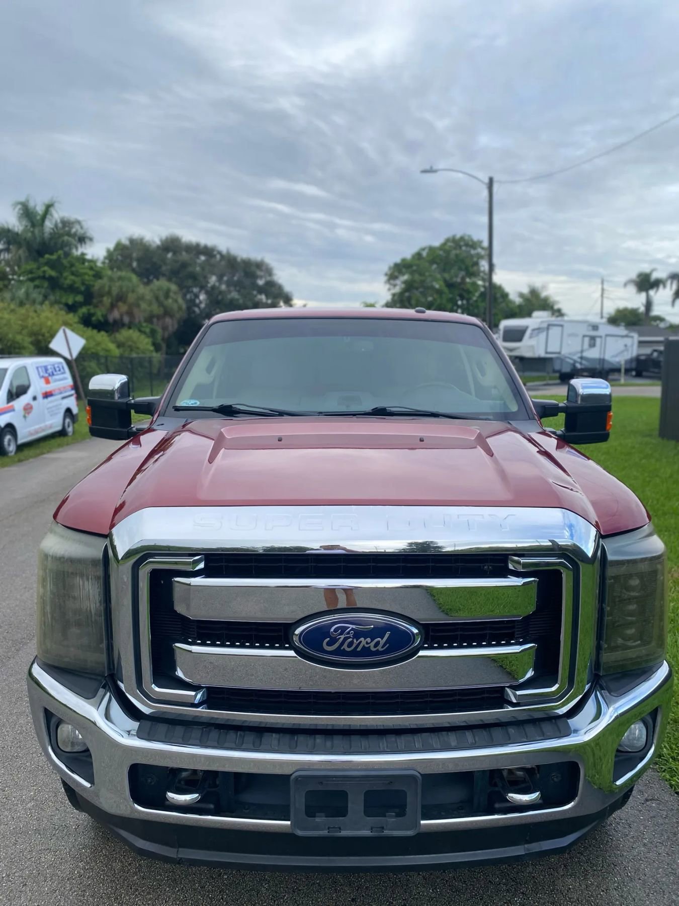 Used 2013 Ford F250 Lariat w/ Chrome Pkg image 2