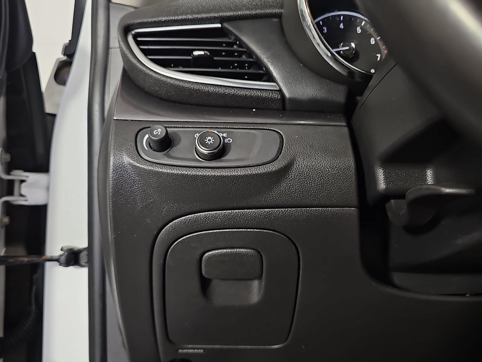 Used 2019 Buick Encore Preferred FWD image 24