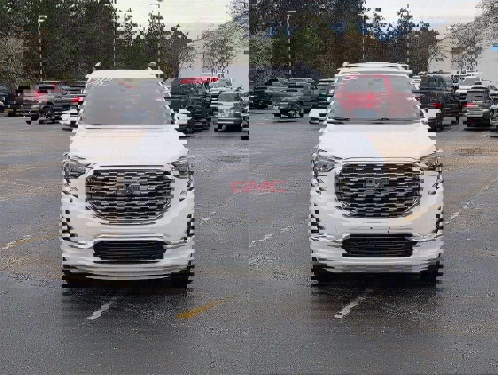 Used 2018 GMC Terrain Denali w/ Advanced Safety Package image 10