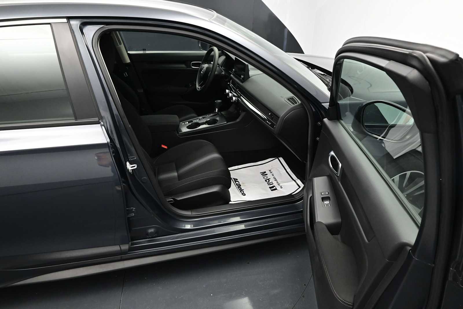 Used 2024 Honda Civic LX image 32