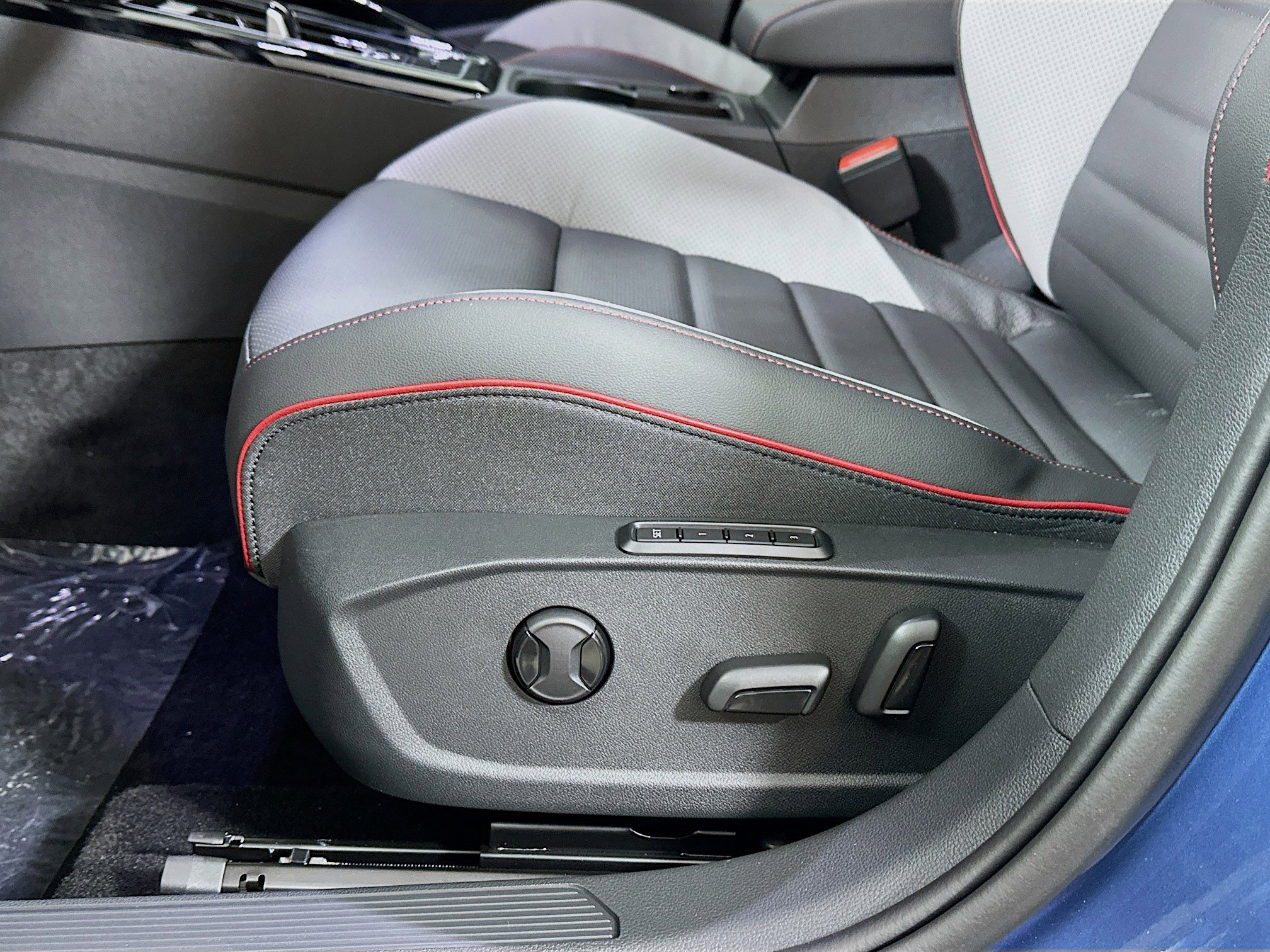 New 2026 Volkswagen GTI Autobahn FWD image 19