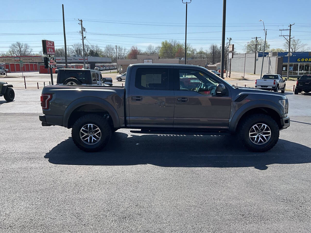Used 2018 Ford F150 Raptor w/ Equipment Group 802A Luxury image 6