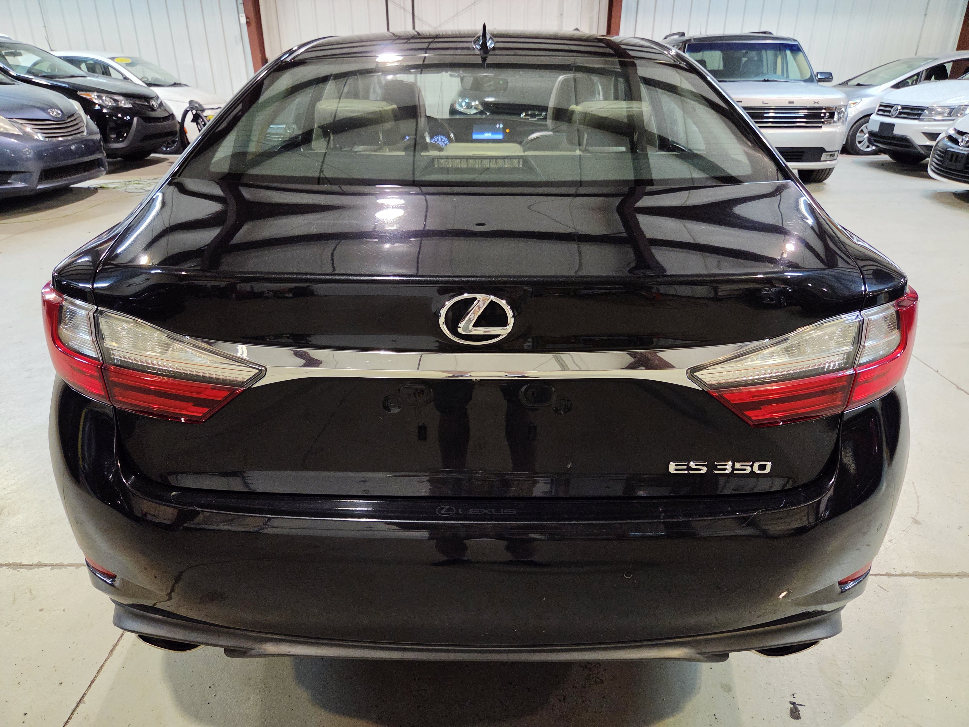 Used 2016 Lexus ES 350 w/ Premium Package w/Wood Trim FWD image 8