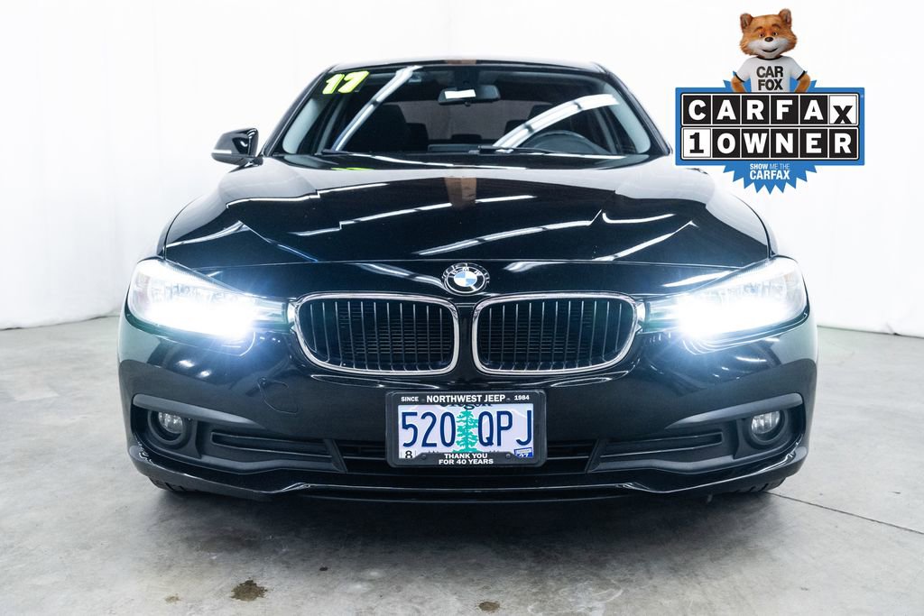 Used 2017 BMW 320i Sedan RWD image 2