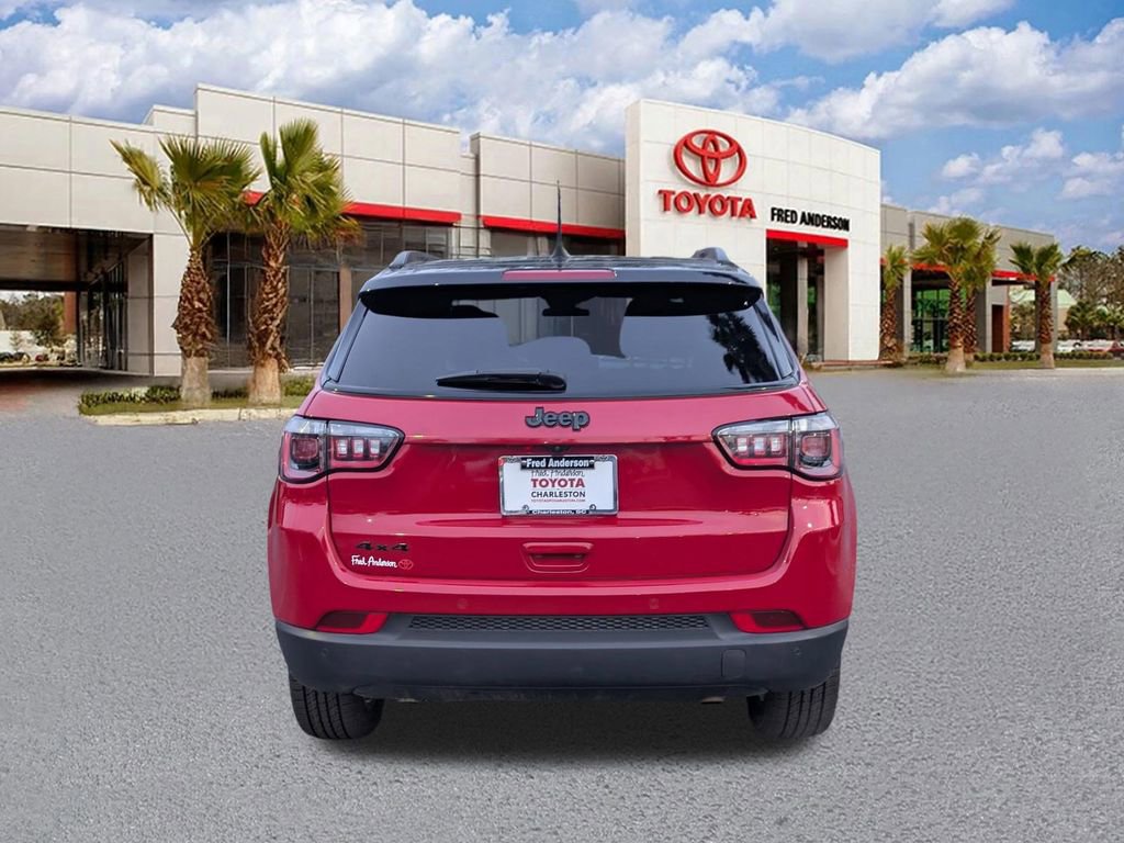 Used 2024 Jeep Compass Latitude w/ Convenience Group image 5