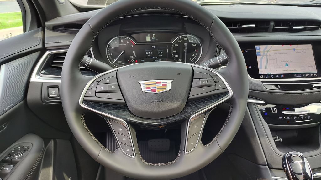New 2025 Cadillac XT5 Premium Luxury w/ LPO, Floor Liner Package AWD/4WD image 19
