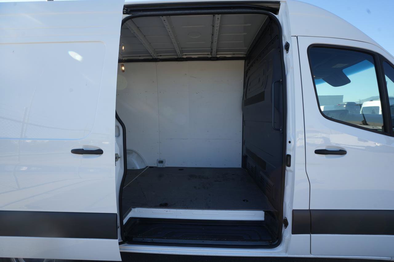 Used 2024 Mercedes-Benz Sprinter 2500 image 14