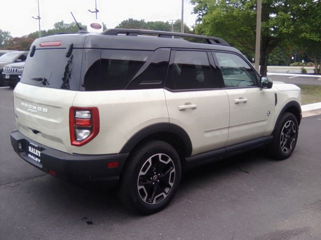 Used 2024 Ford Bronco Sport Outer Banks w/ Tech Package AWD/4WD image 4