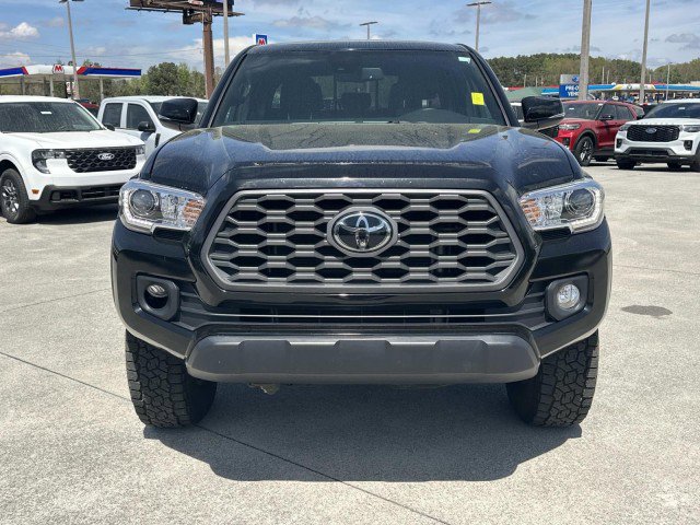 Used 2023 Toyota Tacoma TRD Off-Road w/ Technology Package AWD/4WD image 2
