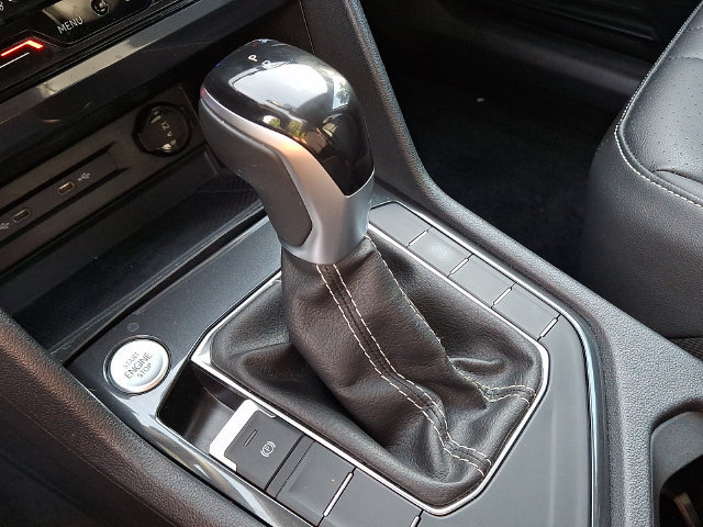 Certified 2023 Volkswagen Tiguan SE FWD image 21