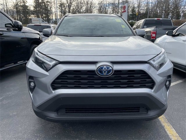 Used 2023 Toyota RAV4 XLE Premium image 6