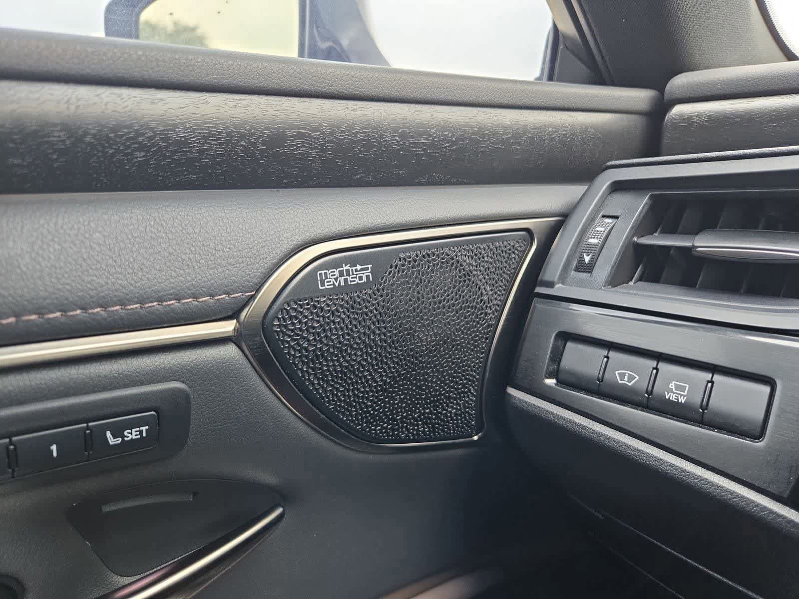 Used 2022 Lexus ES 300h Ultra Luxury FWD image 30