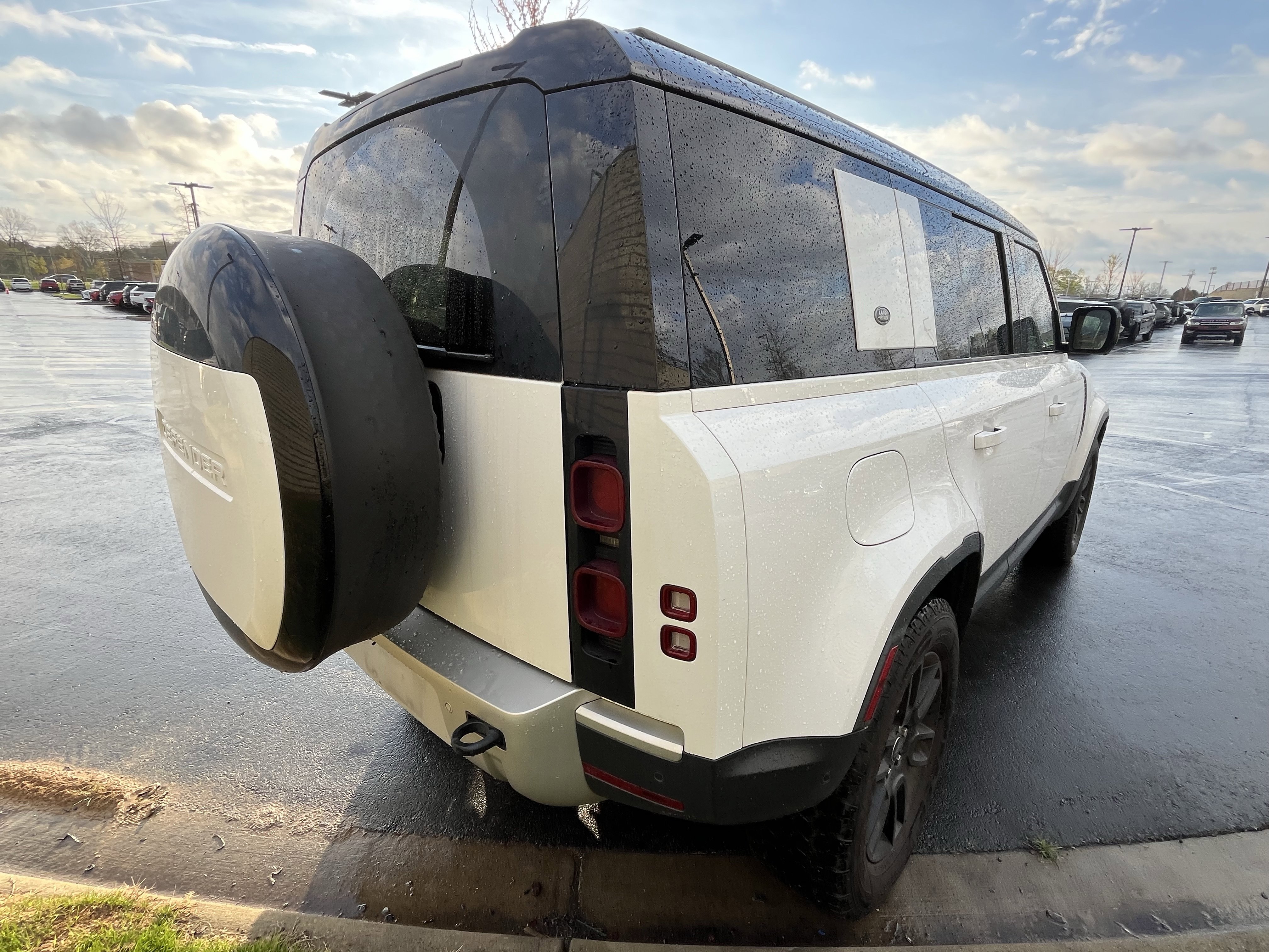 Certified 2024 Land Rover Defender 110 S image 31