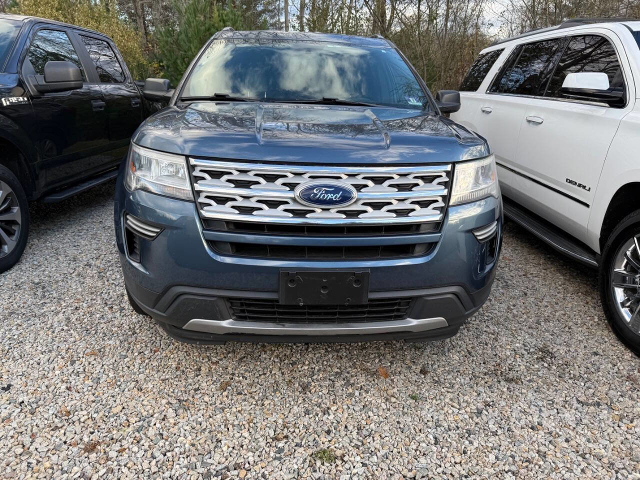 Used 2019 Ford Explorer XLT image 3