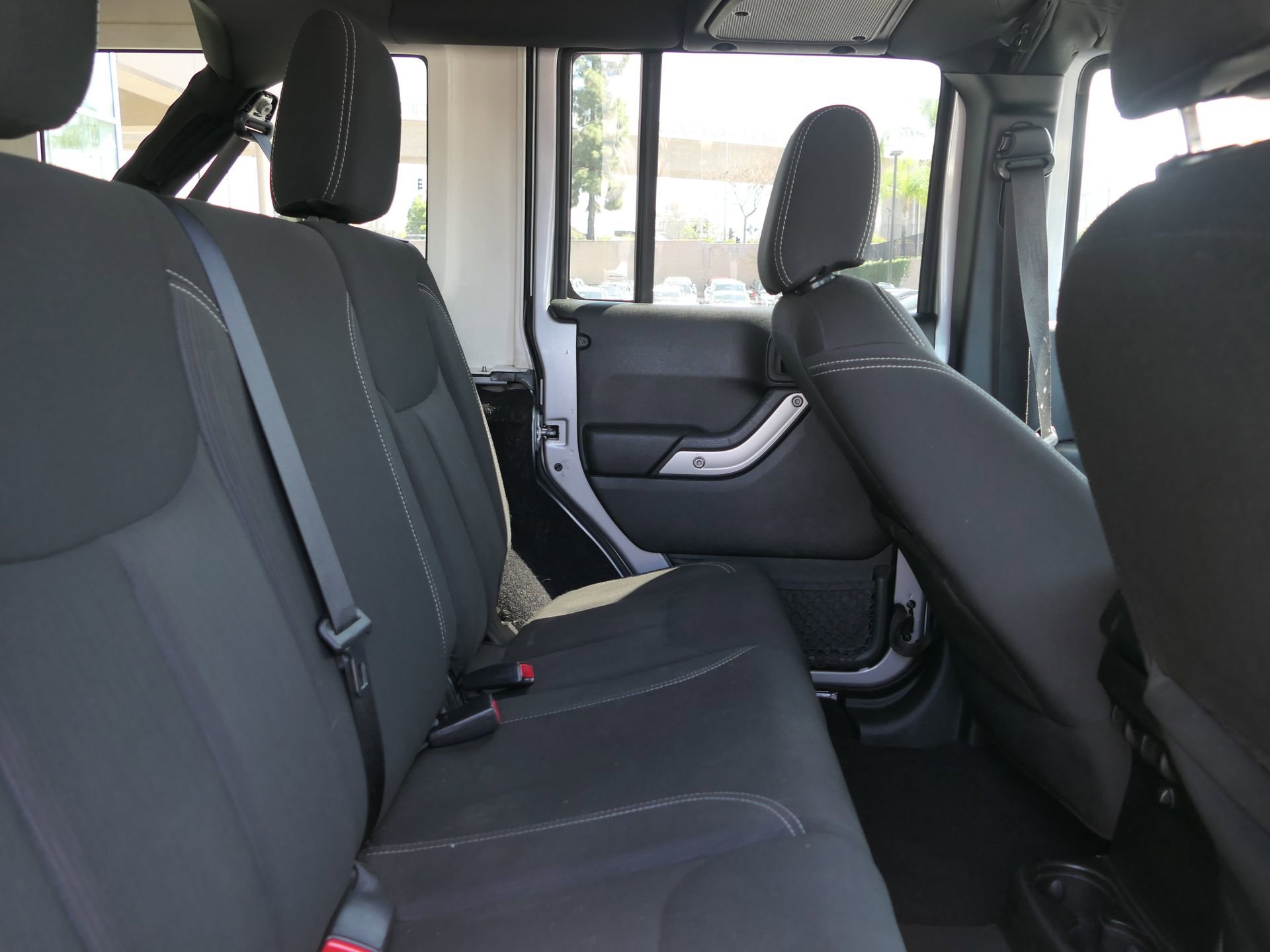 Used 2017 Jeep Wrangler Unlimited Sahara image 25