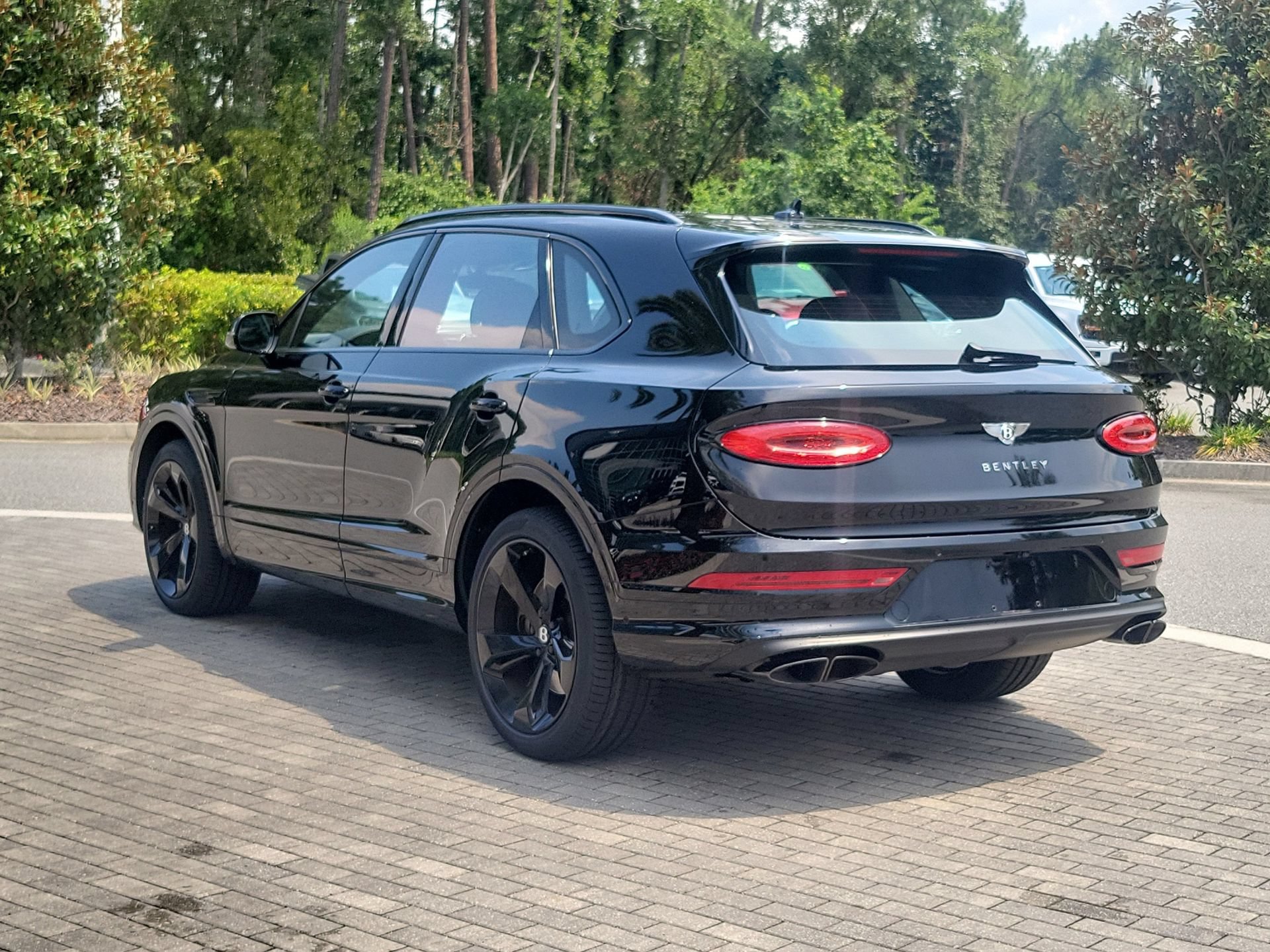Certified 2023 Bentley Bentayga AWD/4WD image 2