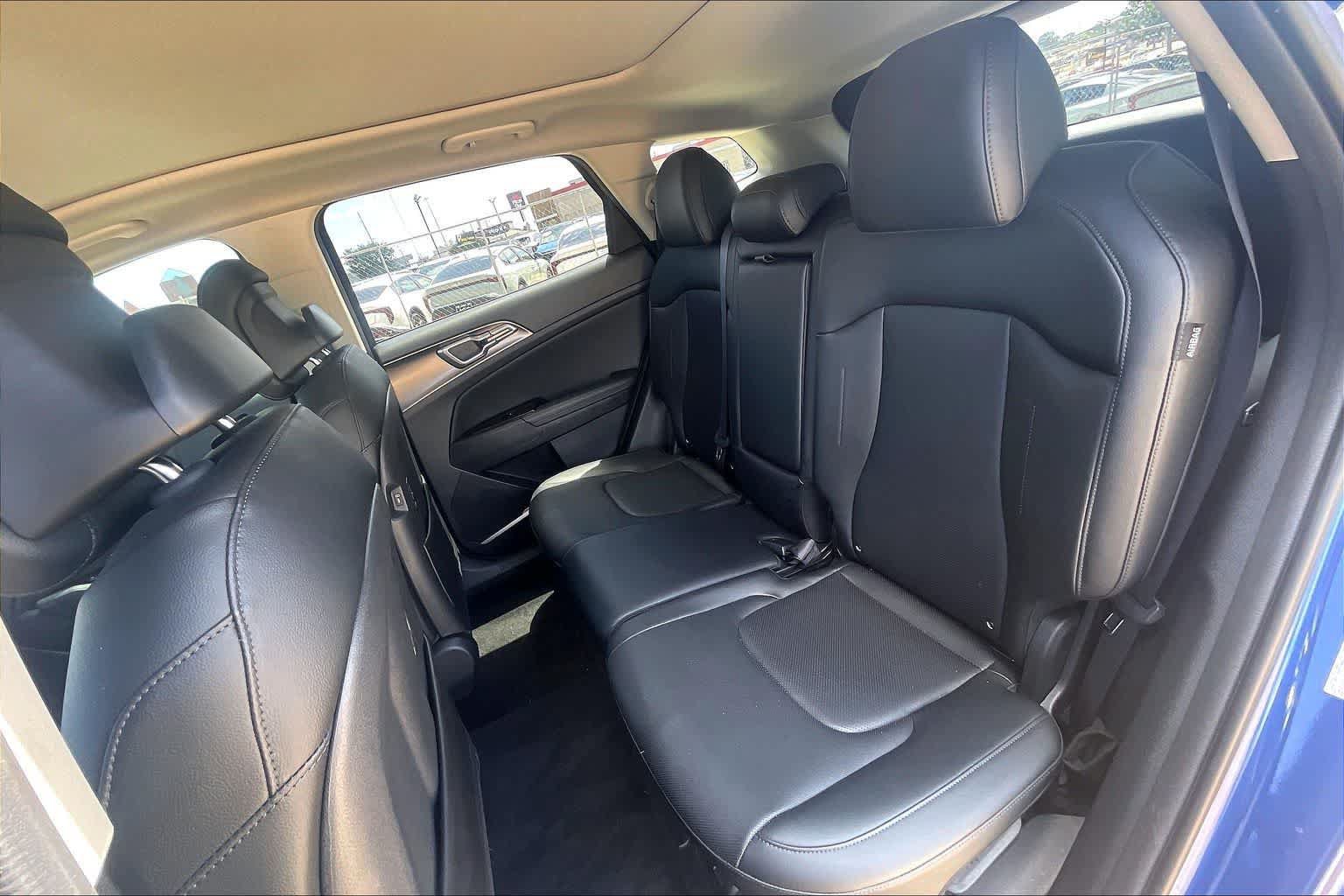 Certified 2025 Kia Sportage EX w/ Premium Package FWD image 27