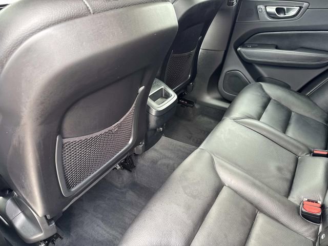 Used 2018 Volvo XC60 T6 Momentum w/ Convenience Package image 14