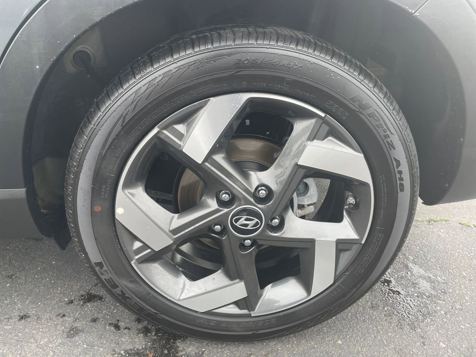 Used 2025 Hyundai Venue SEL image 24