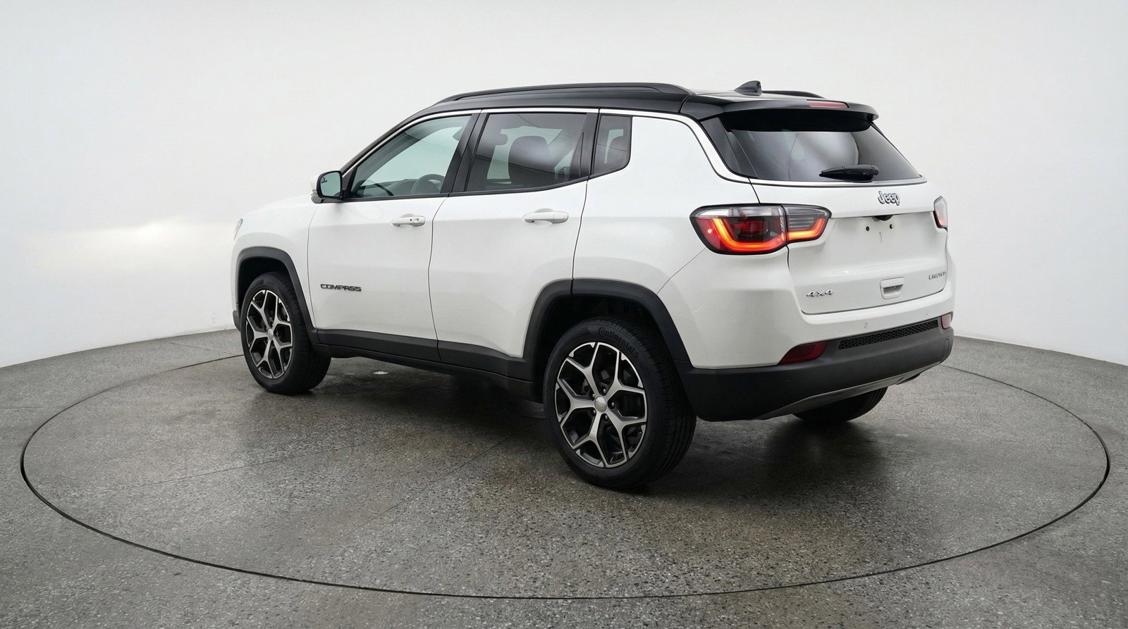 Used 2025 Jeep Compass Limited image 6