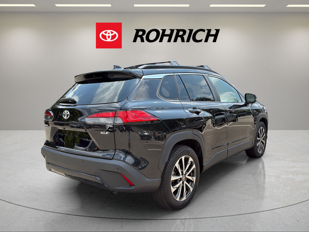 Used 2023 Toyota Corolla Cross XLE w/ Convenience Package FWD image 6
