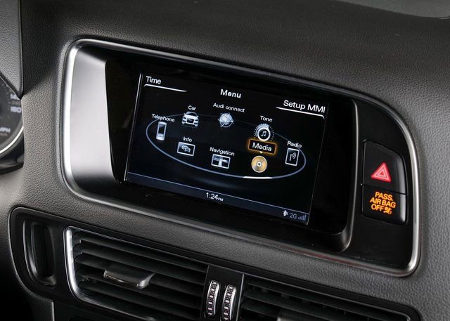 Used 2017 Audi Q5 2.0T Premium Plus w/ Technology Package image 17