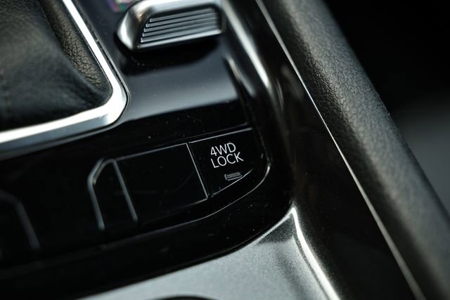 Used 2024 Jeep Compass Latitude image 39