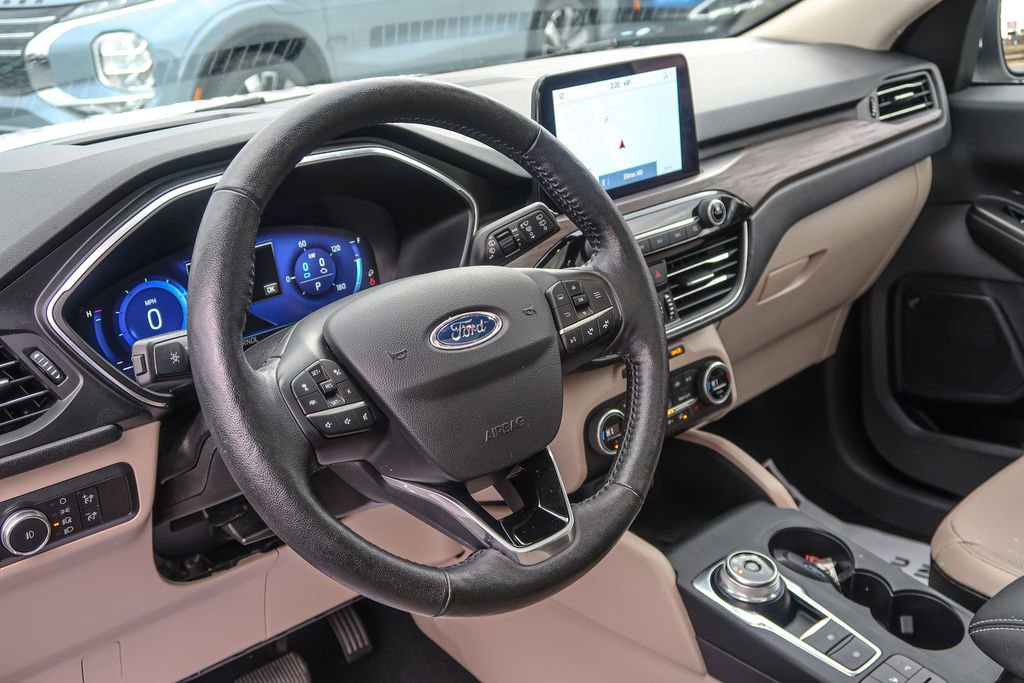 Used 2020 Ford Escape Titanium w/ Titanium Premium Package 2.0 image 30