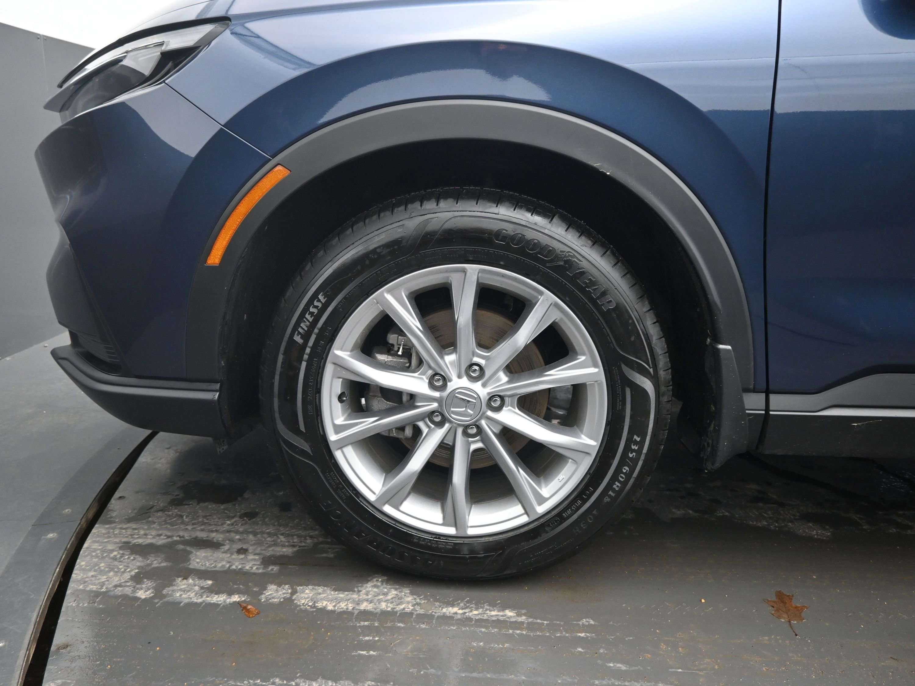 Used 2025 Honda CR-V EX image 11