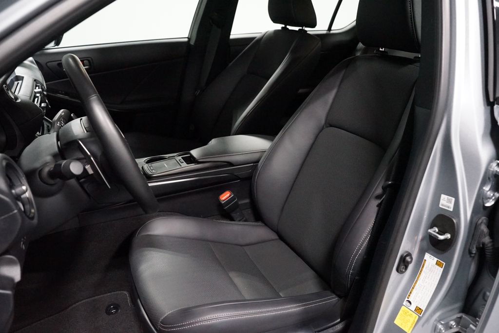 Used 2025 Lexus IS 350 F Sport RWD image 27