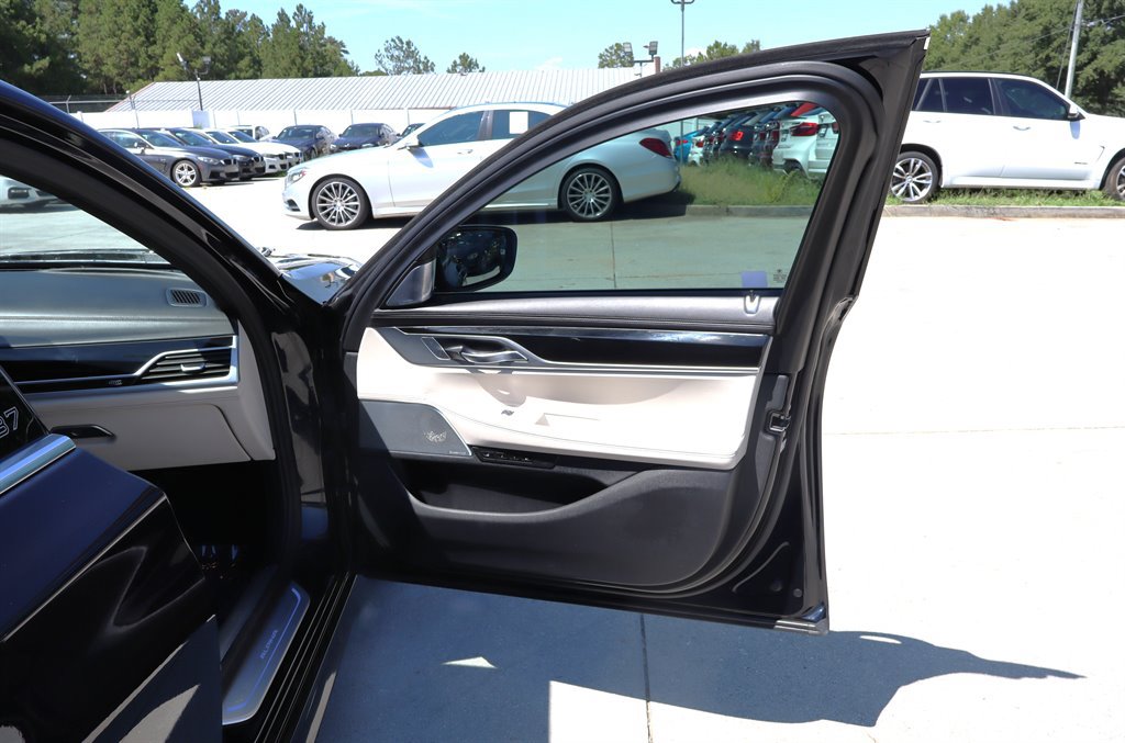 Used 2020 BMW ALPINA B7 xDrive w/ Luxury Rear Seating Package AWD/4WD image 68