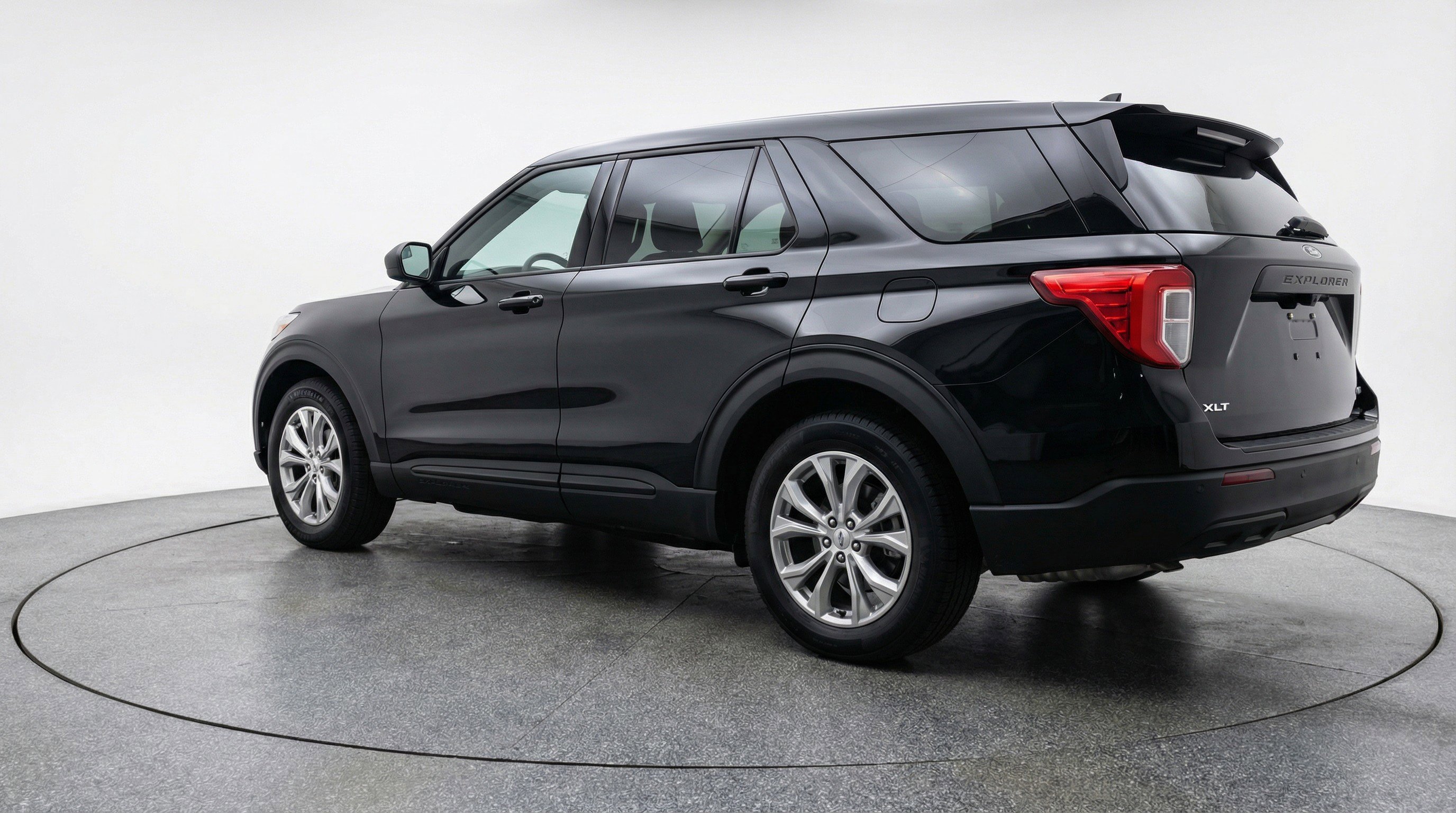 Used 2024 Ford Explorer Limited image 6