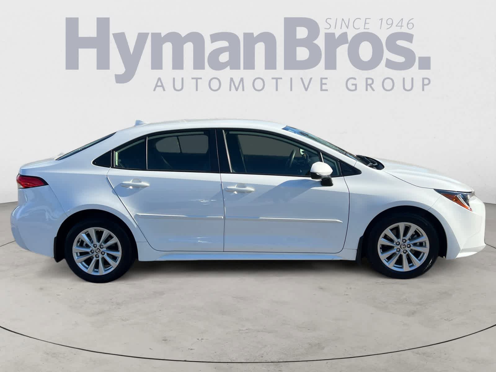 Used 2023 Toyota Corolla LE w/ LE Convenience Package image 2