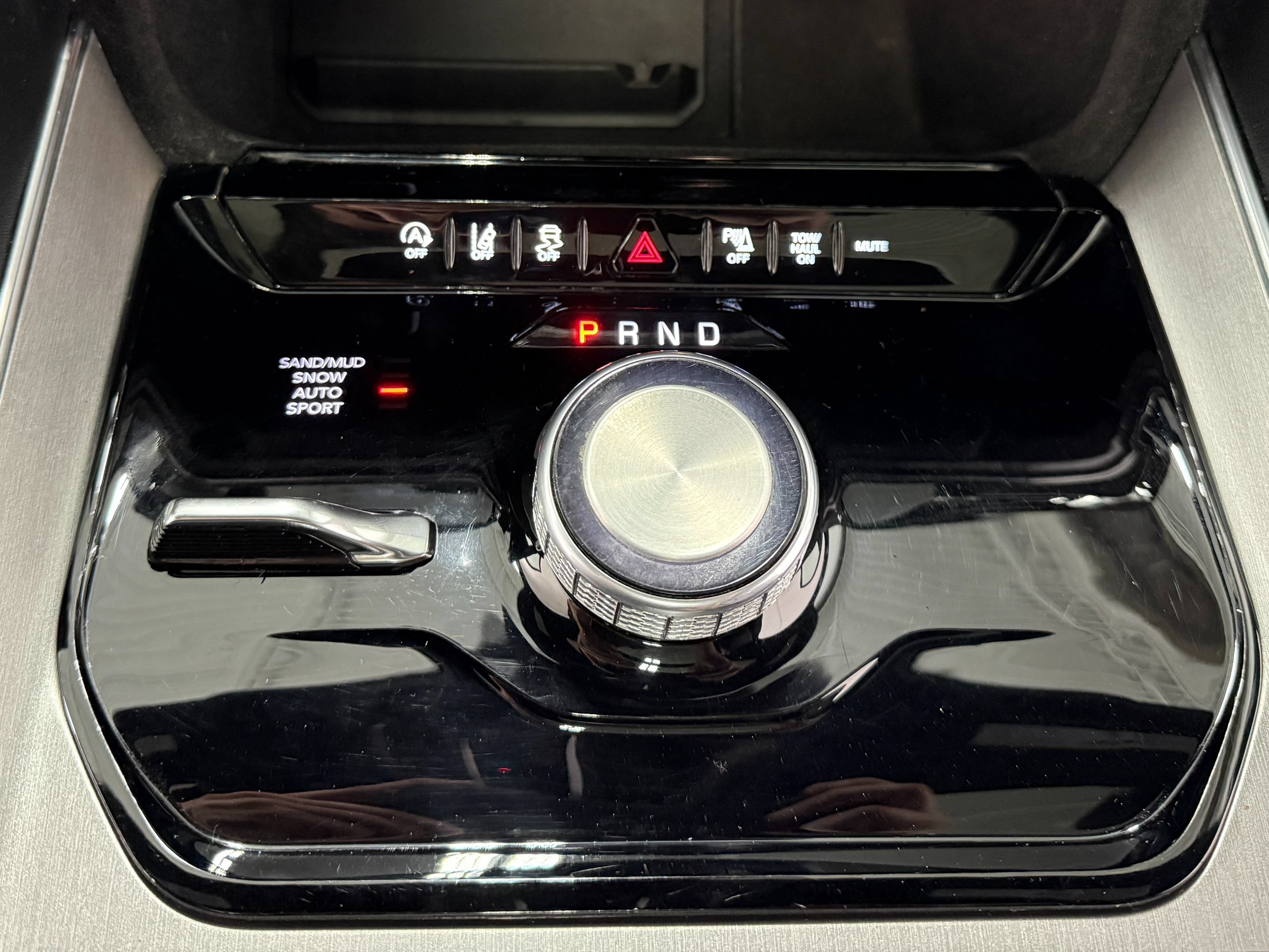 Used 2024 Jeep Wagoneer Series II AWD/4WD image 31