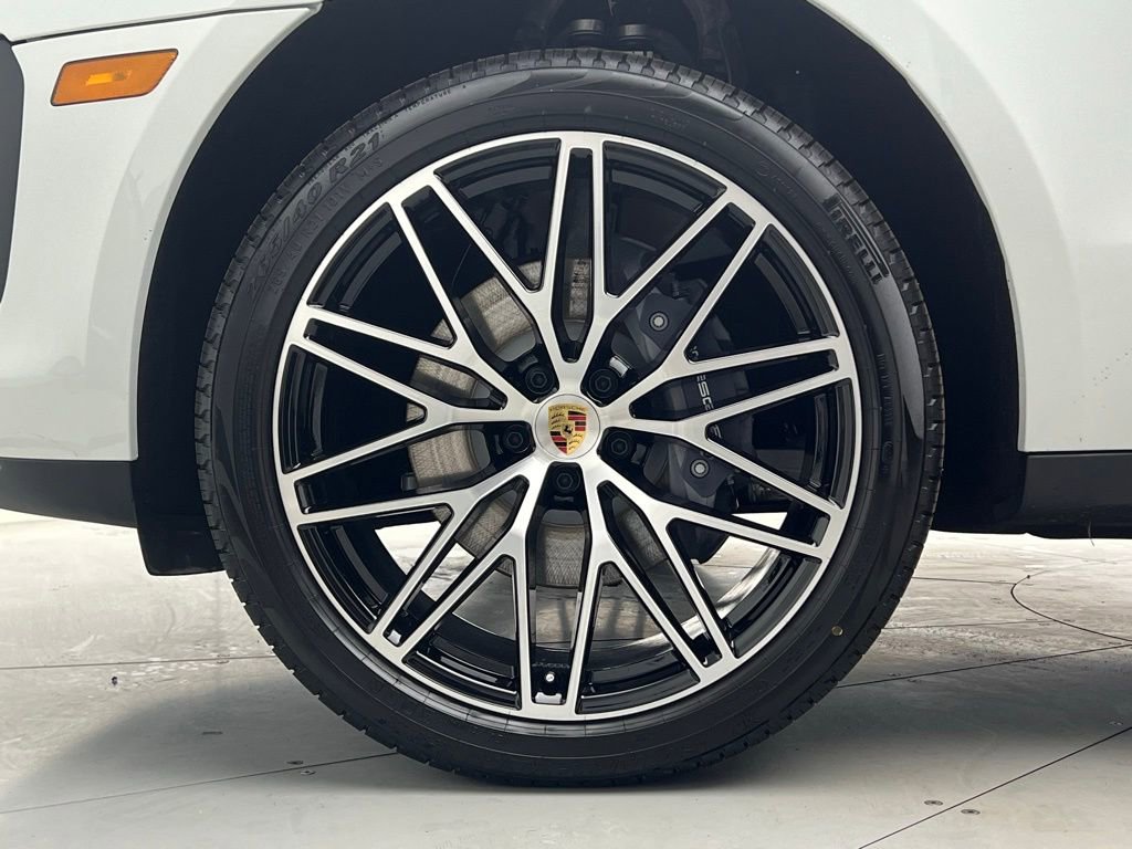 Used 2026 Porsche Macan image 27