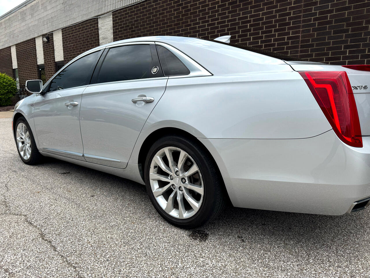 Used 2017 Cadillac XTS Luxury image 33