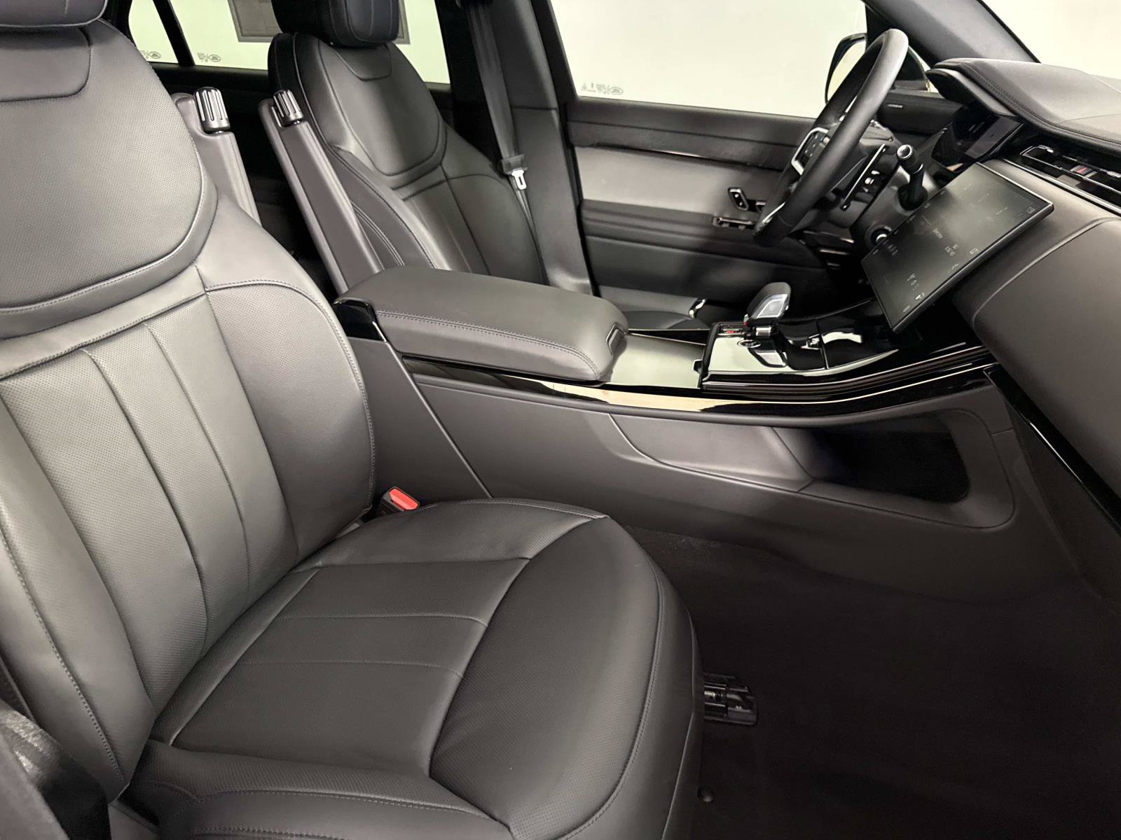New 2026 Land Rover Range Rover Sport SE AWD/4WD image 10
