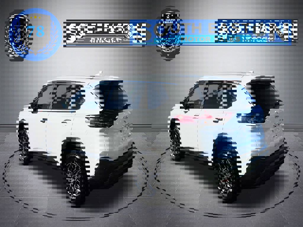 Used 2021 Nissan Rogue S image 5