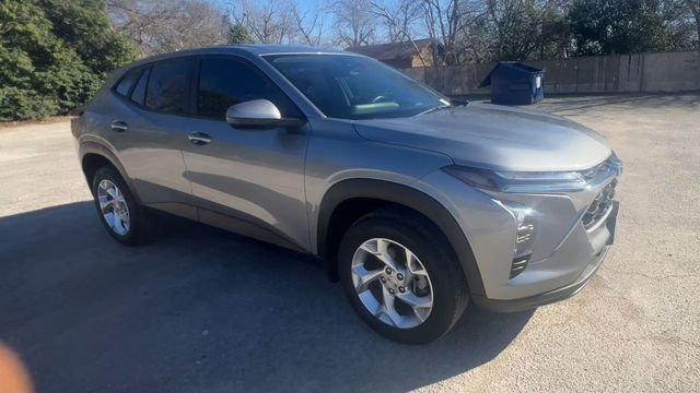 Certified 2025 Chevrolet Trax LS w/ LS Convenience Package image 2